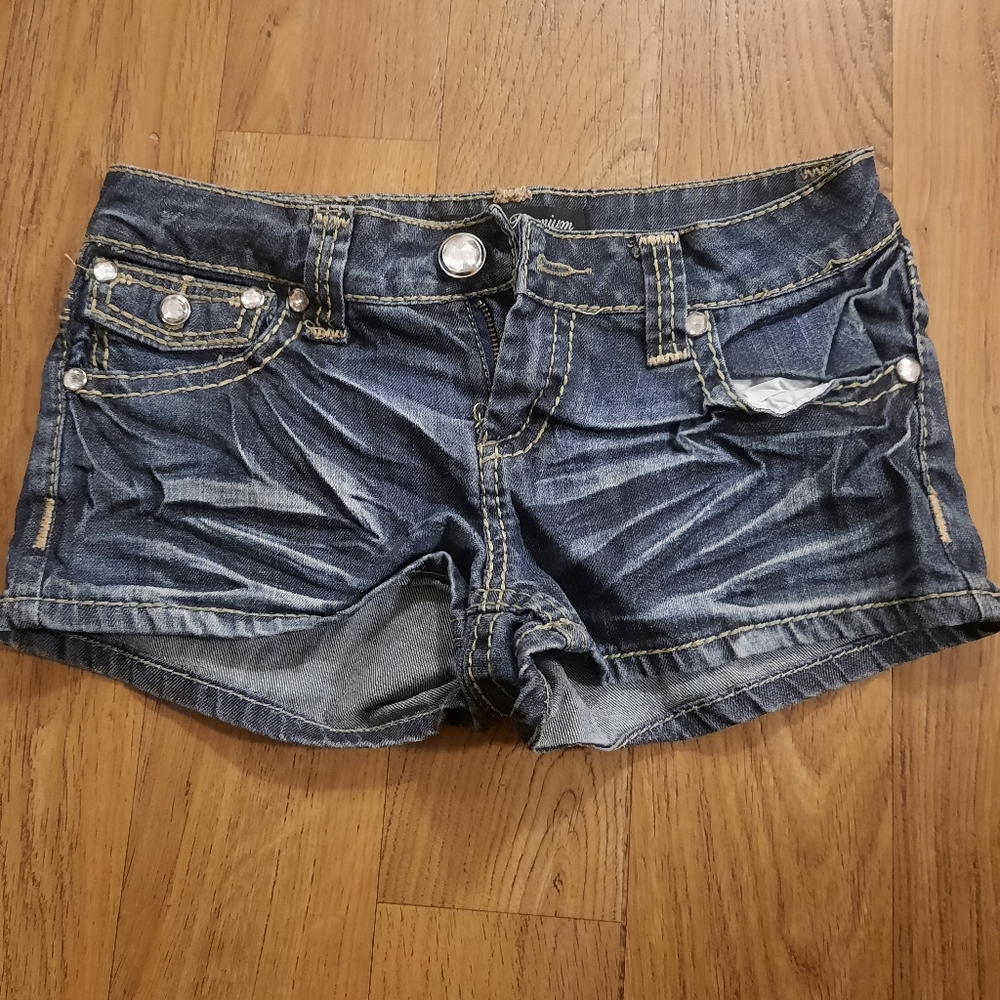 ZCO Jeans Premium jean shorts sz9 (fits like a 5)